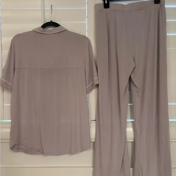 Cozy Earth Women's Bamboo Viscose Stretch Pajama Set - Picture 8 of 11